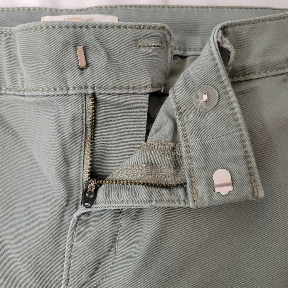 Loft Marisa Chino Shorts Women 12 Green Olive Sage Cotton Stretch Flat Front 9in
